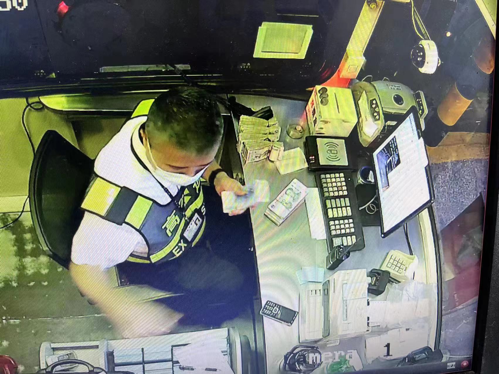 1686857610629322.jpg 2.jpg