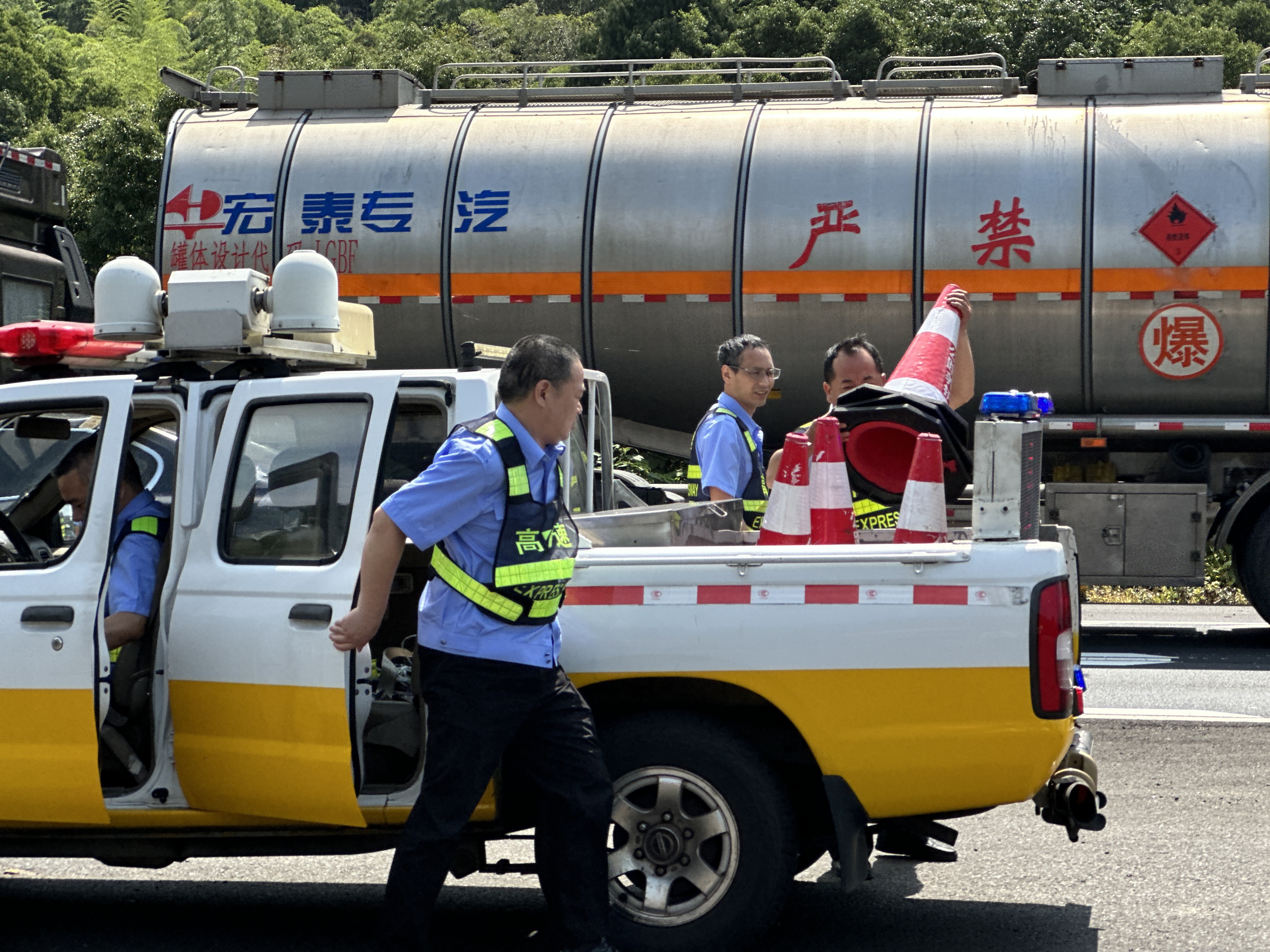 1688085704625758.jpg 擺放紅帽林玲攝1.jpg