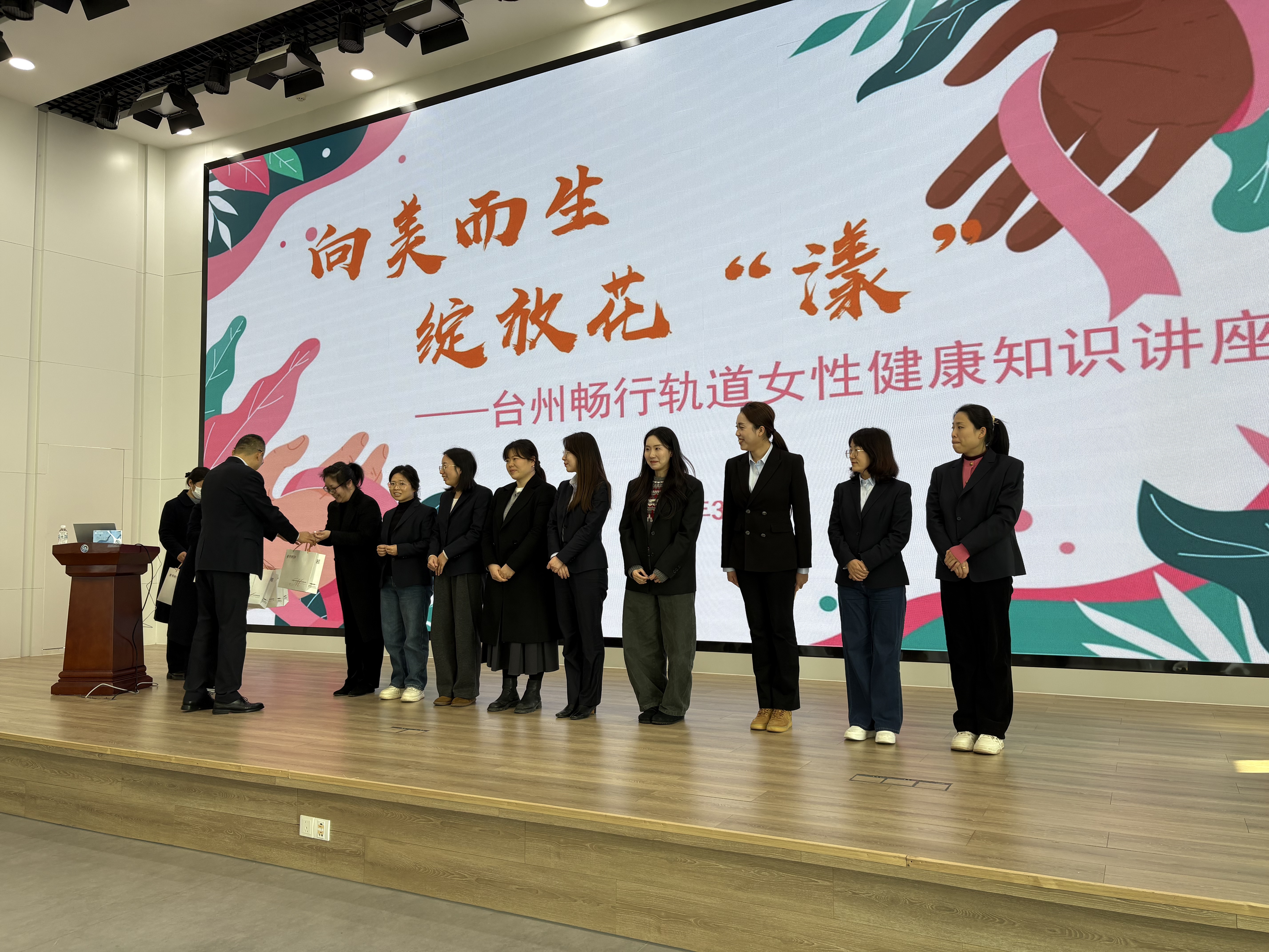 1741569955750805.jpg 480b8ef7224c138de1cc5a20a524057.jpg